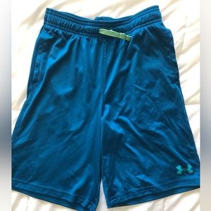 Youth Boys Under Armour Heatgear shorts